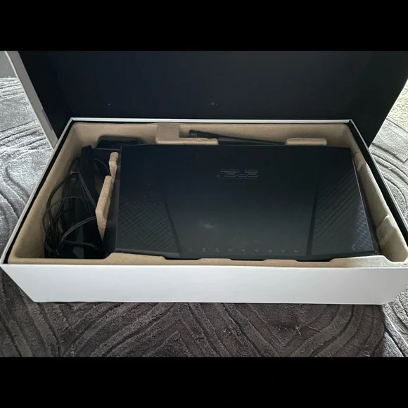 ASUS Gaming Router - Picture 3 of 4